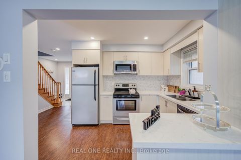 Photo 13 at 178 Hawker Road, Maple, Vaughan