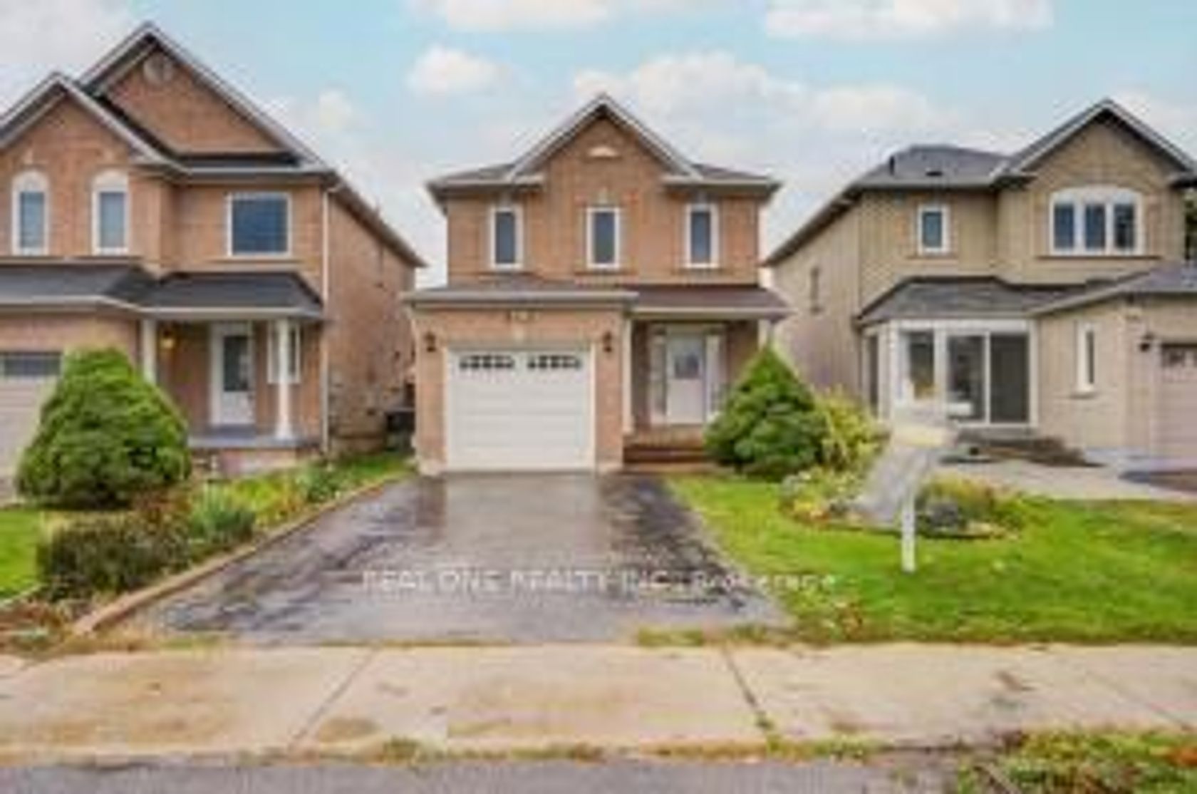 178 Hawker Road, Maple, Vaughan photo number 2