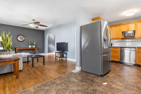 Photo 7 at 19 Mitcham Drive, Alderwood, Toronto