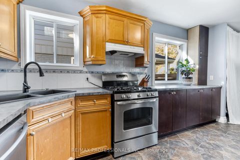 Photo 9 at 19 Mitcham Drive, Alderwood, Toronto