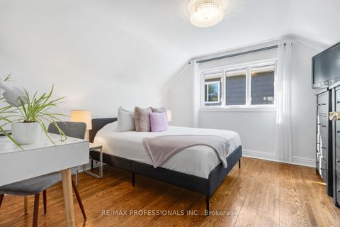 Photo 14 at 19 Mitcham Drive, Alderwood, Toronto