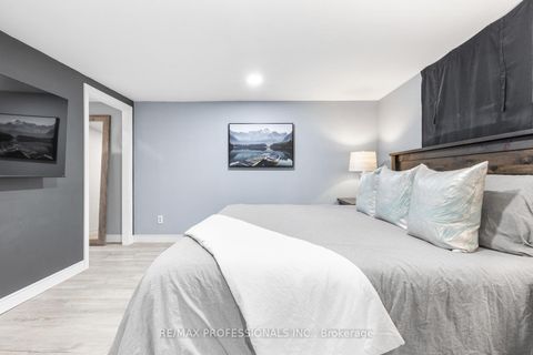 Photo 22 at 19 Mitcham Drive, Alderwood, Toronto