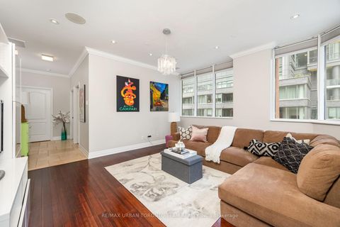 Photo 3 at 401 - 393 King Street W, Waterfront Communities C1, Toronto