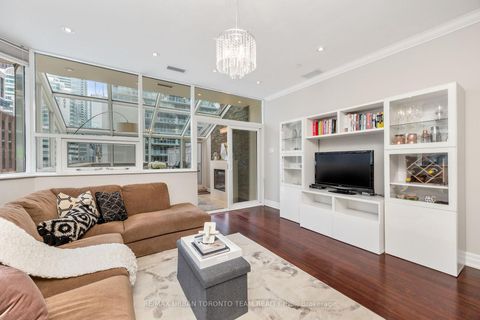 Photo 5 at 401 - 393 King Street W, Waterfront Communities C1, Toronto