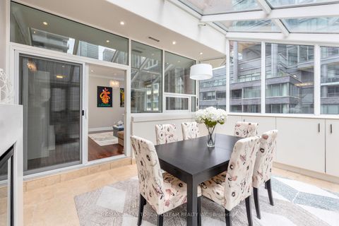 Photo 15 at 401 - 393 King Street W, Waterfront Communities C1, Toronto