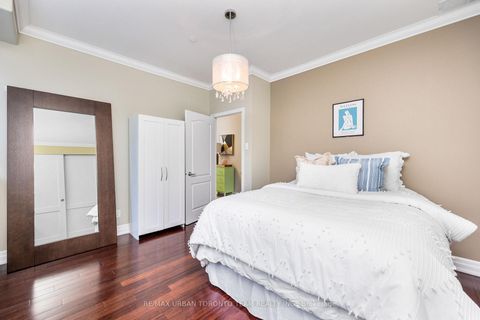 Photo 18 at 401 - 393 King Street W, Waterfront Communities C1, Toronto