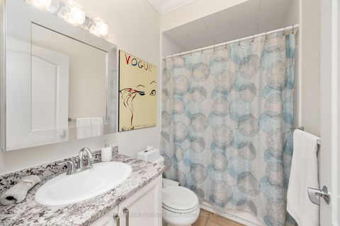 Photo 19 at 401 - 393 King Street W, Waterfront Communities C1, Toronto