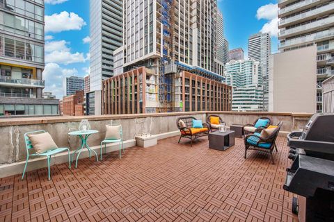 Photo 22 at 401 - 393 King Street W, Waterfront Communities C1, Toronto