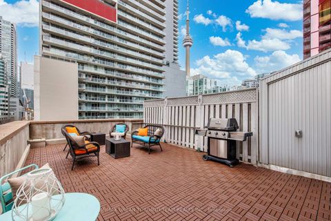 Photo 23 at 401 - 393 King Street W, Waterfront Communities C1, Toronto