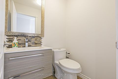 Photo 10 at 32 Mountfield Crescent, Brownridge, Vaughan