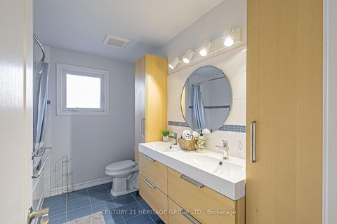 Photo 15 at 32 Mountfield Crescent, Brownridge, Vaughan