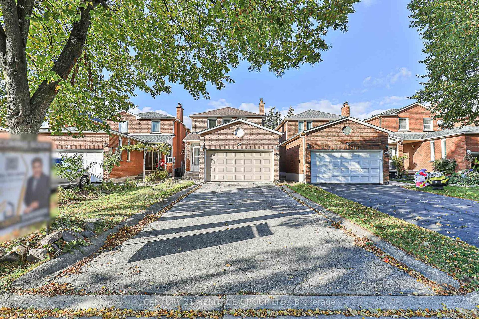 32 Mountfield Crescent, Brownridge, Vaughan photo number 2