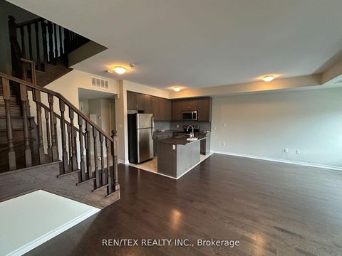 Photo 5 at 208 - 3865 Major Mackenzie Drive, Vellore Village, Vaughan