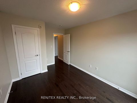 Photo 13 at 208 - 3865 Major Mackenzie Drive, Vellore Village, Vaughan