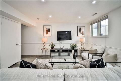 Photo 8 at 1036 - 75 Weldrick Road E, Observatory, Richmond Hill