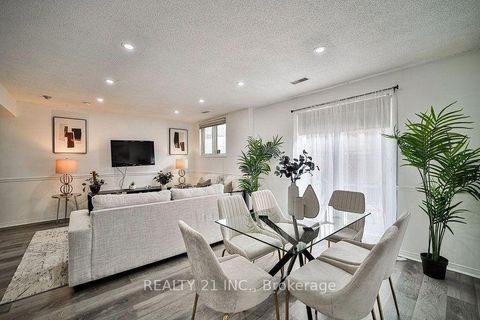 Photo 9 at 1036 - 75 Weldrick Road E, Observatory, Richmond Hill