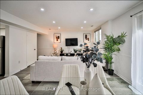 Photo 11 at 1036 - 75 Weldrick Road E, Observatory, Richmond Hill