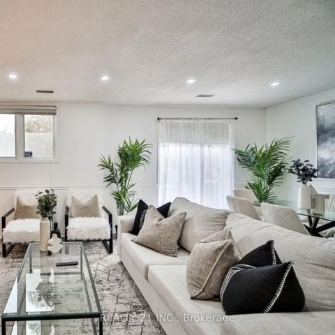 Photo 12 at 1036 - 75 Weldrick Road E, Observatory, Richmond Hill