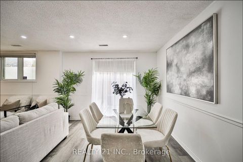 Photo 14 at 1036 - 75 Weldrick Road E, Observatory, Richmond Hill