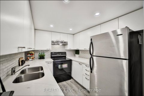 Photo 15 at 1036 - 75 Weldrick Road E, Observatory, Richmond Hill