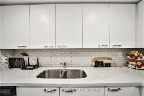 Photo 16 at 1036 - 75 Weldrick Road E, Observatory, Richmond Hill