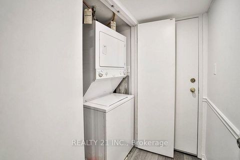 Photo 31 at 1036 - 75 Weldrick Road E, Observatory, Richmond Hill