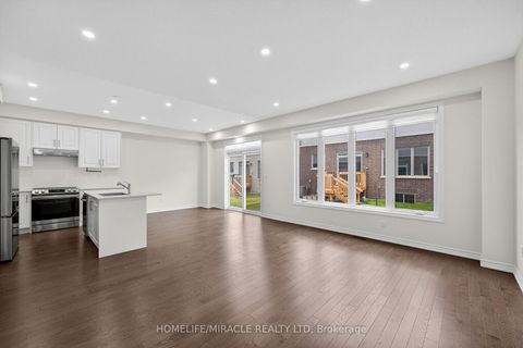 Photo 17 at 11 Phoenix Boulevard, Rural Barrie Southeast, Barrie