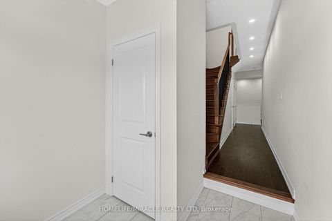 Photo 18 at 11 Phoenix Boulevard, Rural Barrie Southeast, Barrie