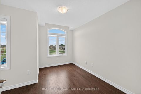 Photo 21 at 11 Phoenix Boulevard, Rural Barrie Southeast, Barrie