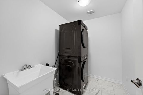 Photo 24 at 11 Phoenix Boulevard, Rural Barrie Southeast, Barrie