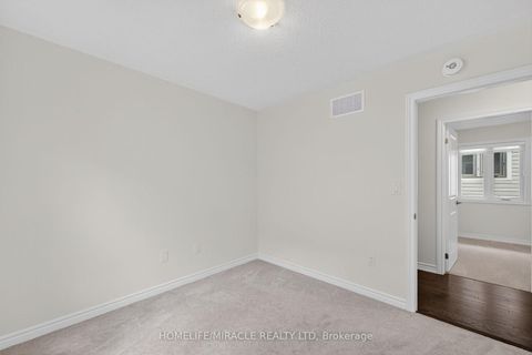 Photo 32 at 11 Phoenix Boulevard, Rural Barrie Southeast, Barrie