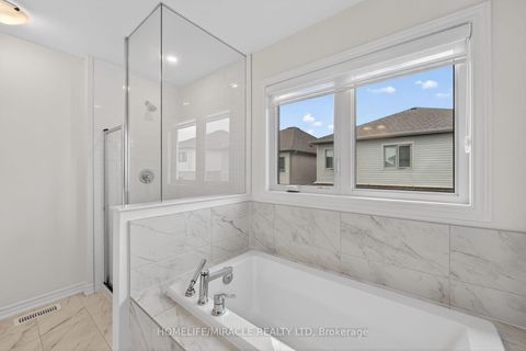 Photo 38 at 11 Phoenix Boulevard, Rural Barrie Southeast, Barrie