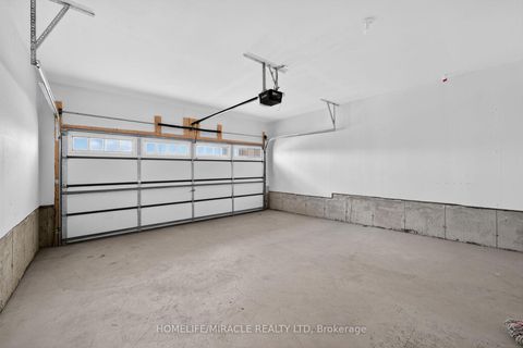 Photo 40 at 11 Phoenix Boulevard, Rural Barrie Southeast, Barrie