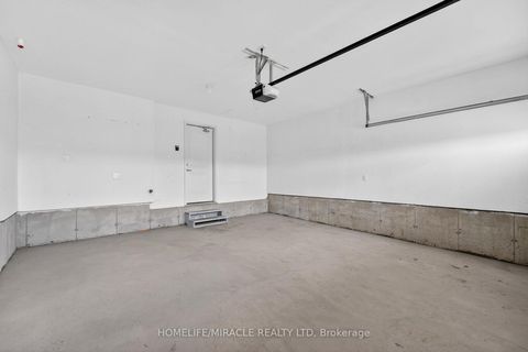 Photo 41 at 11 Phoenix Boulevard, Rural Barrie Southeast, Barrie