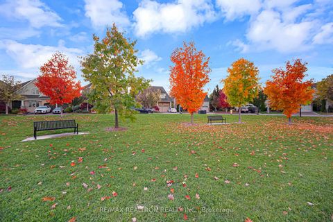 Photo 2 at 71 Glengordon Crescent, Angus Glen, Markham