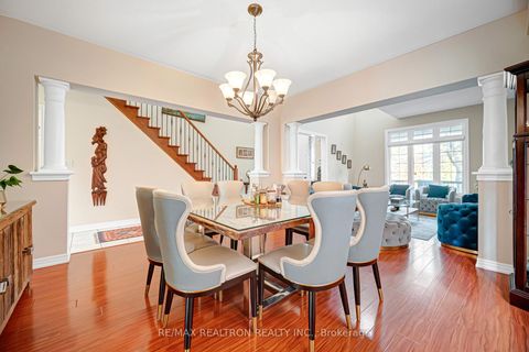 Photo 4 at 71 Glengordon Crescent, Angus Glen, Markham