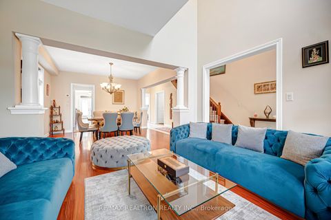 Photo 5 at 71 Glengordon Crescent, Angus Glen, Markham