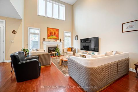 Photo 7 at 71 Glengordon Crescent, Angus Glen, Markham