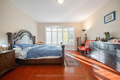 Photo 10 at 71 Glengordon Crescent, Angus Glen, Markham