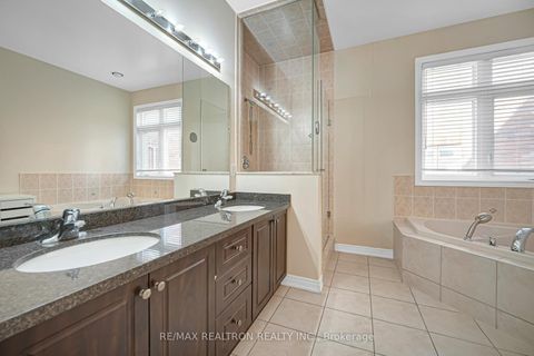 Photo 11 at 71 Glengordon Crescent, Angus Glen, Markham