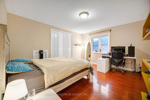 Photo 17 at 71 Glengordon Crescent, Angus Glen, Markham