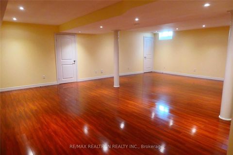 Photo 22 at 71 Glengordon Crescent, Angus Glen, Markham