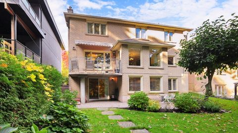 Photo 2 at 35 La Rush Drive, Humber Heights, Toronto