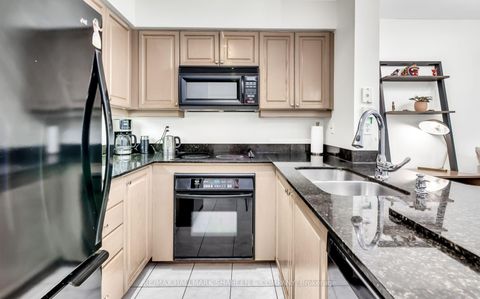 Photo 4 at 207 - 188 Redpath Avenue, Mount Pleasant West, Toronto