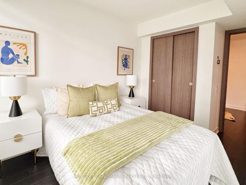 Photo 10 at 1110 - 19 Bathurst Street, Waterfront Communities C1, Toronto