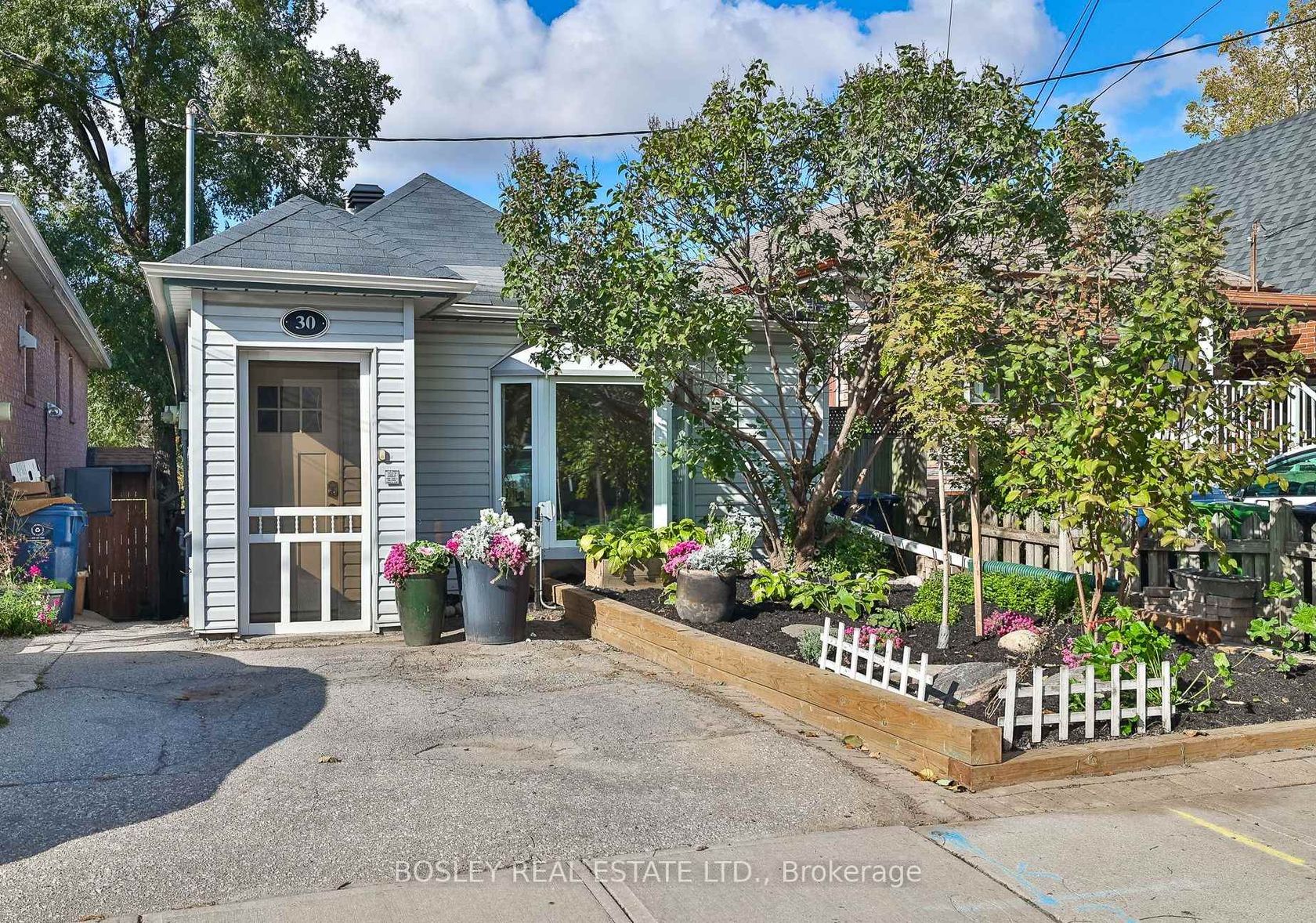 30 Aileen Avenue, Eglinton West, Toronto photo number 2