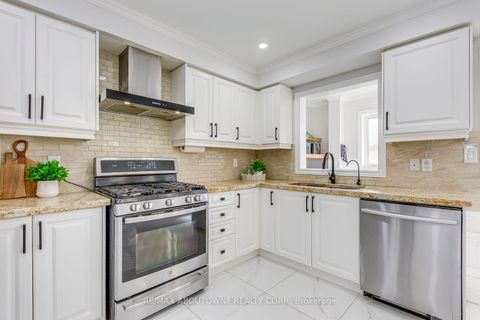 Photo 14 at 3100 Robert Brown Boulevard, GO Glenorchy, Oakville