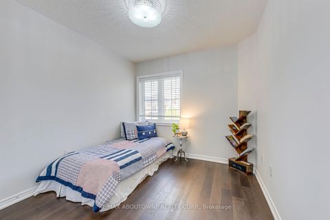 Photo 27 at 3100 Robert Brown Boulevard, GO Glenorchy, Oakville