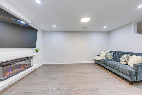 Photo 33 at 3100 Robert Brown Boulevard, GO Glenorchy, Oakville