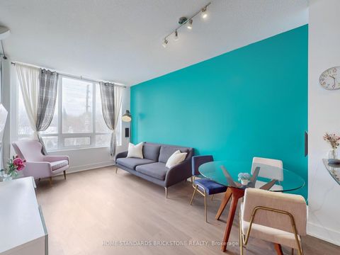 Photo 5 at 427 - 7608 Yonge Street, Yorkhill, Vaughan